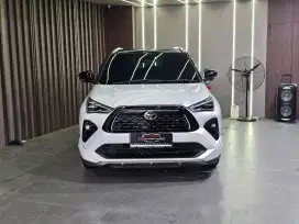 Toyota Yaris 1.5 GR TSS CVT Hybrid Two Tone 2023