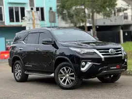 FORTUNER VRZ 4x4 TETRADRIVE AT 2018 HITAM METALIK LOW KM ISTIMEWA