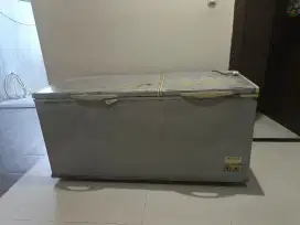 Freezer Box Modena 600liter TIDAK DINGIN