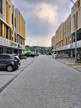 Disewakan Ruko 3 Lantai Strategis di The Loop BSD