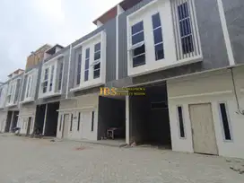 Dijual Villa Baru di Komplek Bhayangkara Palace Jalan Bhayangkara