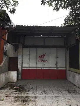 Rumah dijual pinggir jalan raya murah, gudang dijual murah