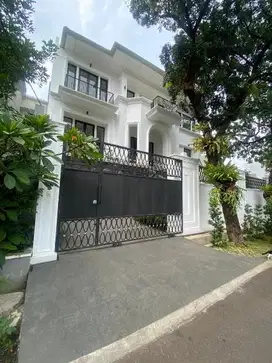 Dijual Rumah Bergaya Modern 3 Lt Dan Private Lift, Panglima Polim