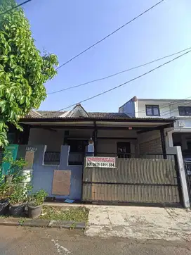 Disewakan Rumah Mungil Bersih di BSD Tangerang Selatan