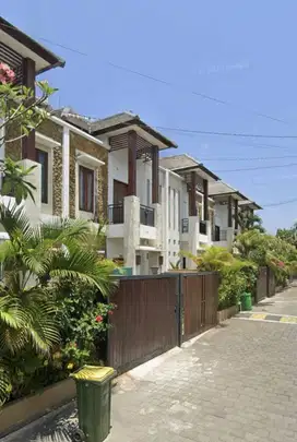 DIJUAL RUMAH CLUSTER LANTAI 2 FULL FURNISHED LOKASI JIMBARAN