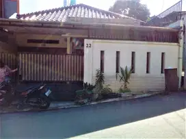 JUAL RUMAH SEKEN BAGUS DI PASAR MINGGU, 4 KAMAR TIDUR, BEBAS BANJIR