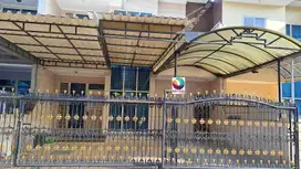 DISEWAKAN RUMAH 2 LANTAI DI TAMAN MODERN CAKUNG JAKARTA TIMUR