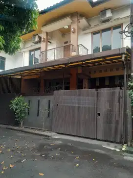Rumah 2 Lantai Full Furnish di Muara Indah dekat Tegallega
