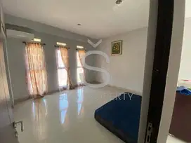 DISEWAKAN RUMAH SIAP HUNI DI PERUM SETRA REGENCY BDG BARAT.