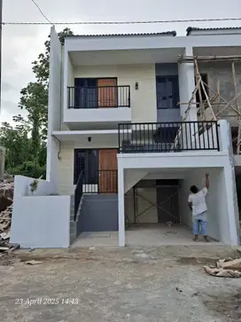 SERASA BELI VILLA PRIBADI 2 LANTAI  VIEW PEGUNUNGAN