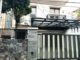 Sewa Rumah di Kebayoran Lama 4BR Furnished