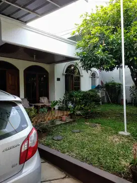 Rumah Petukangan Selatan dalam komplek siap Huni
