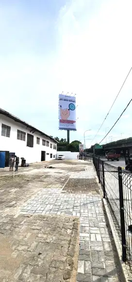 GUDANG STRATEGIS RAWA BUAYA JAKBAR LUAS 1000m DIJUAL CEPAT (fn)