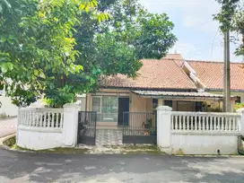 Rumah Tanah Hook dan Hadap Taman di Kota Bogor