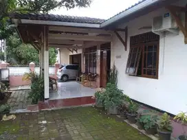 Jual Rumah Bagus SHM Halaman Luas n Asri di Pamulang Barat KD25013001