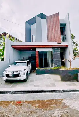 READY RUMAH CANTIK SIAP HUNI SEBELAH ALUN-ALUN KOTA MAGELANG