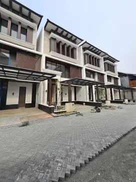 HARGA PERDANA! PROMO! Rumah Dijual Cilandak. Dekat Tol. NEGO sd DEAL