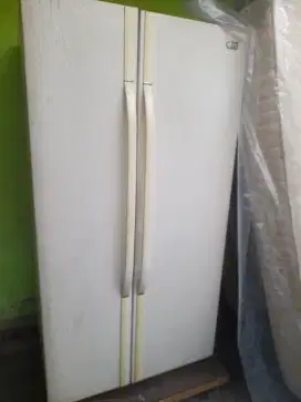 Kulkas LG 2 pintu