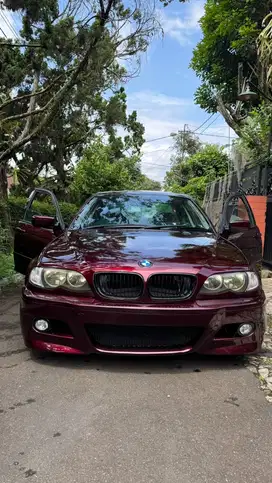 BMW 318i 2003 Bensin