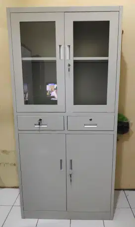 Lemari Besi pintu kaca
