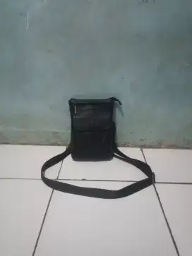 Tas Sling Bag Kulit NOM