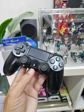 Stick DS4 untuk PS4 Tahun 2021 Kondisi bagus no minus