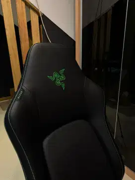 Kursi Gaming RAZER Iskur v2