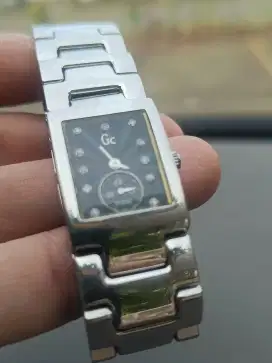 jam Guess mewah second