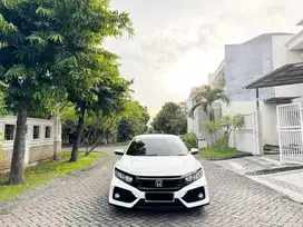 Honda Civic Hatchback 1.5 Turbo Matic 2017 PMK 2018 Putih Plat DA