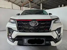 KM 50 RIBUAN Toyota Fortuner VRZ TRD At 2021 Putih Plat Ganjil Terawat
