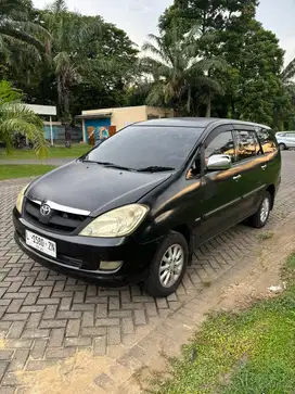 Toyota Kijang Innova 2005 Bensin