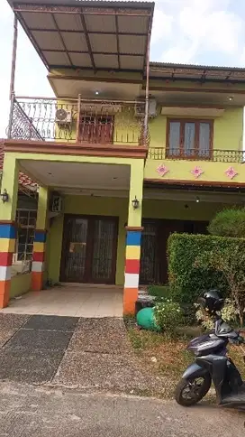 Disewakan Rumah Cluster Pricadilly Lippo Cikarang, 90 Juta/Tahun, Nego