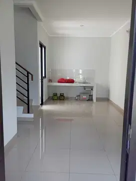 Disewa Rumah Minimalis Menarik dan Bagus di Summarecon Crown Gading