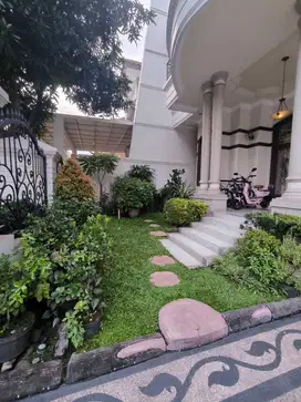 Rumah Split level Siap Huni Strategis Pakuwon Indah