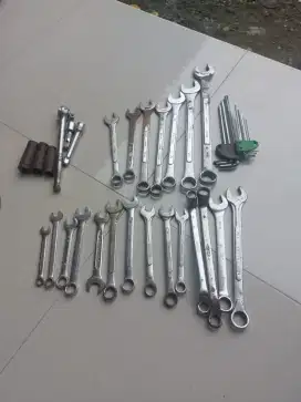 Kunci kunci baut