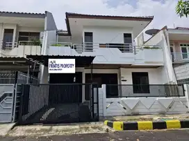 Di Jual Rumah 2 Lantai Dalam Komplek Taman Kebon Jeruk Intercon