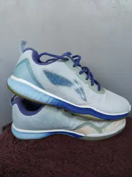 Sepatu Badminton Li-Ning Size 41 (260)