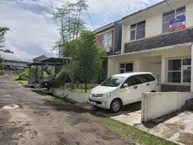 JUAL CEPAT - Rumah 2 Lt di Lingkungan Asri Green View Residence Bogor