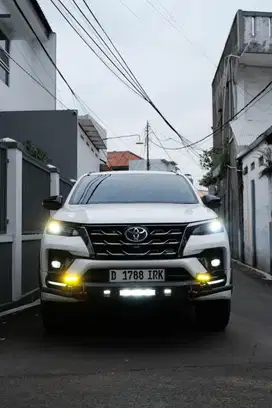 Toyota Fortuner GR 2.8 AT 2022
