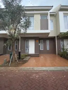 TURUN HARGA DIJUAL RUMAH DI MALIBU VILLAGE - GADING SERPONG