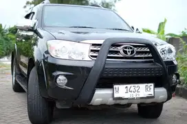 Toyota Fortuner 2.5 G Diesel Solar 2010 MT Manual Hitam