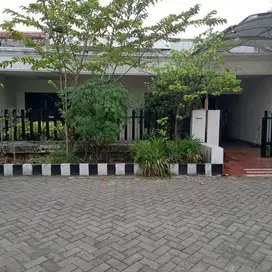 Rumah hitung tanah Rungkut menanggal