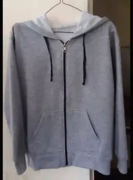 Sweater Hoodie Zipper warna Abu Muda - NO MINUS