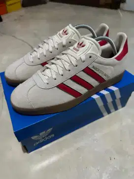 SEPATU ADIDAS GAZELLE X M.U