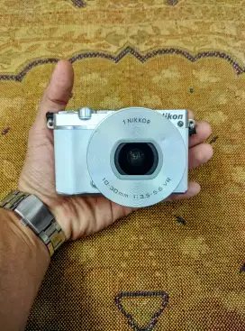 Kamera Nikon 1 J5 Silver Mirrorless