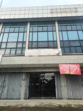 Disewakan Ruko 3 Lantai dekat dengan Stasion Busway puribeta