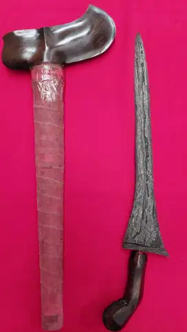 Keris Lurus Sepuh Kandel Wutuh