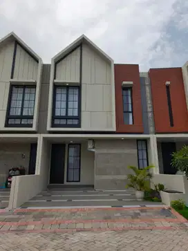 Di Jual Rumah pantai Mentari Surabaya Timur