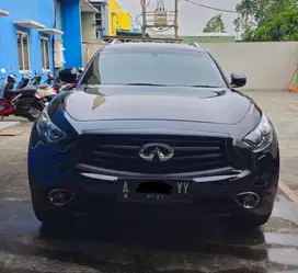INFINITI FX37 S 4X4 AT BENSIN HITAM RECORD ISTIMEWA