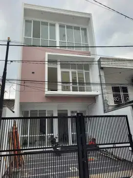 Rumah baru minimalis Janur kuning Kelapa Gading bebas banjir